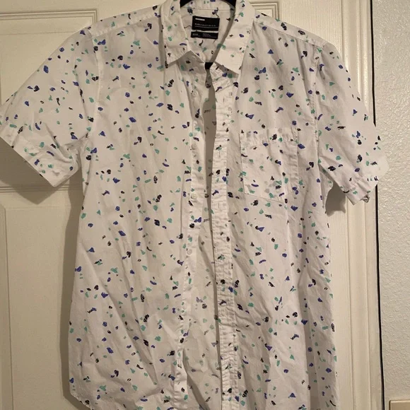Button down - Picture 1 of 3